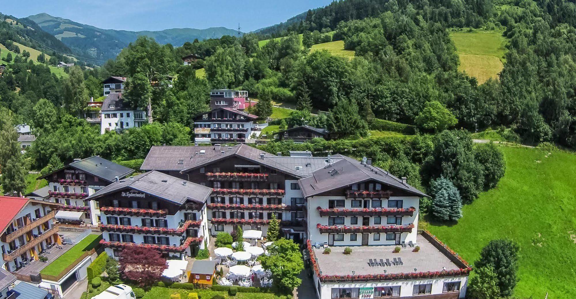 Hotel St. Hubertushof Zell am See Exterior photo